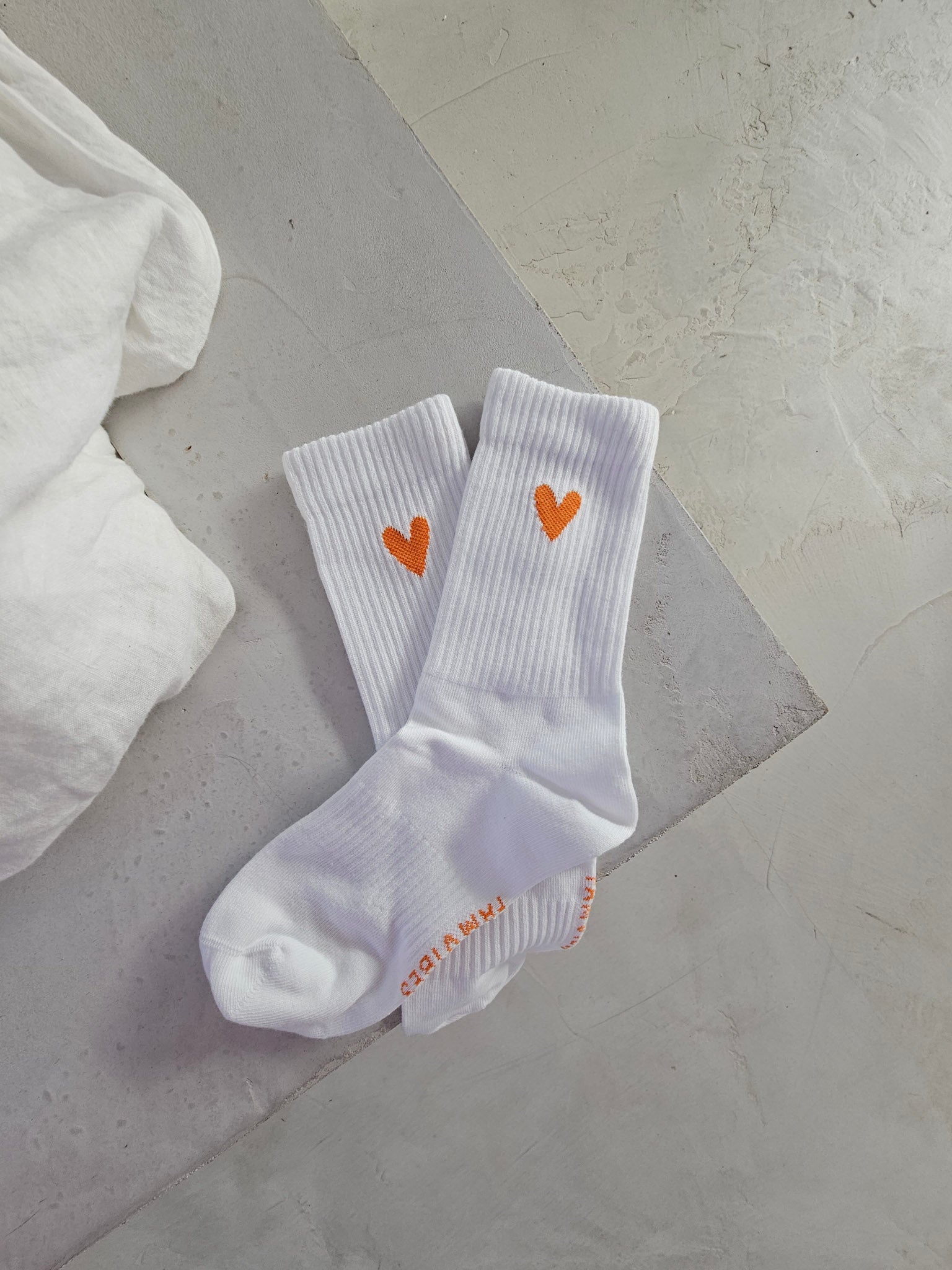 Heart Socken - weiß/ orange - FAMVIBES