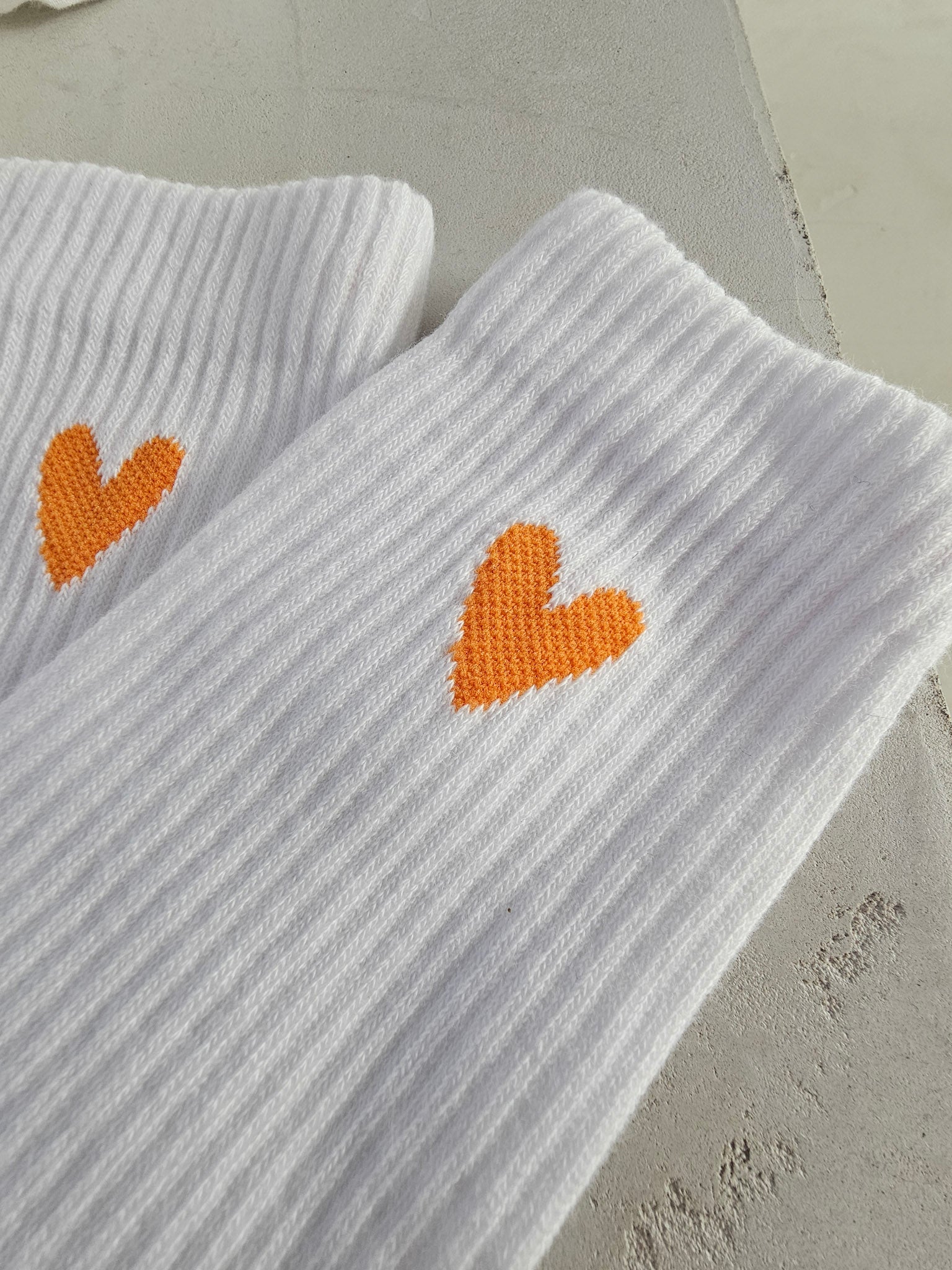 Heart Socken - weiß/ orange - FAMVIBES 