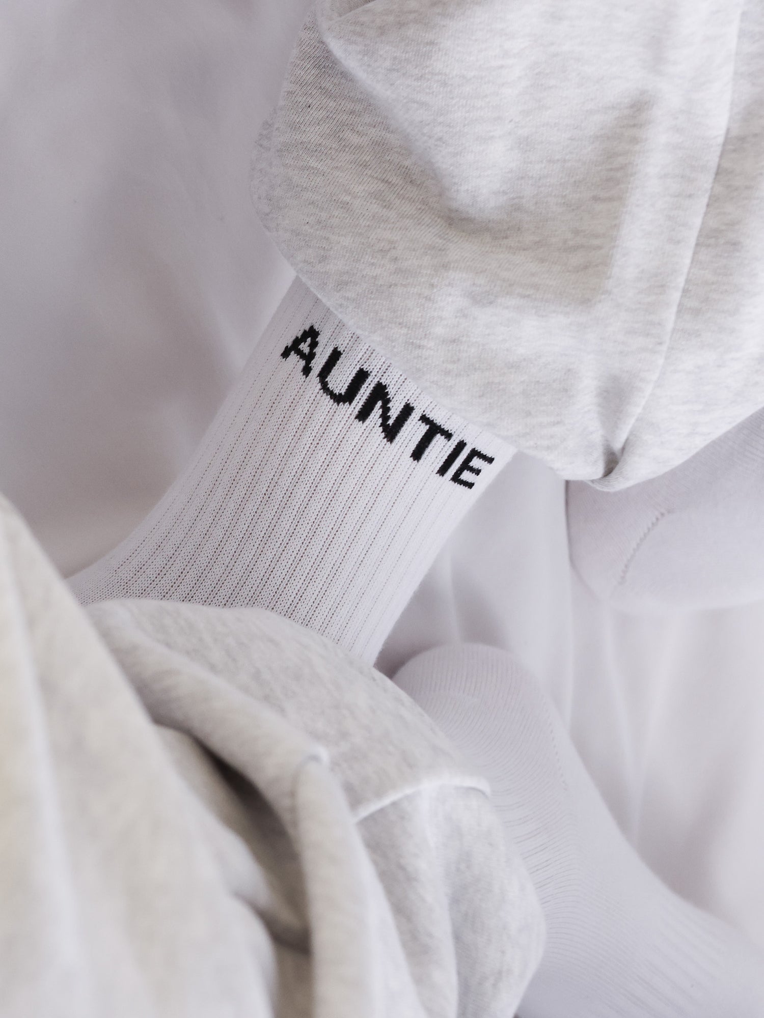 AUNTIE Socken - FAMVIBES