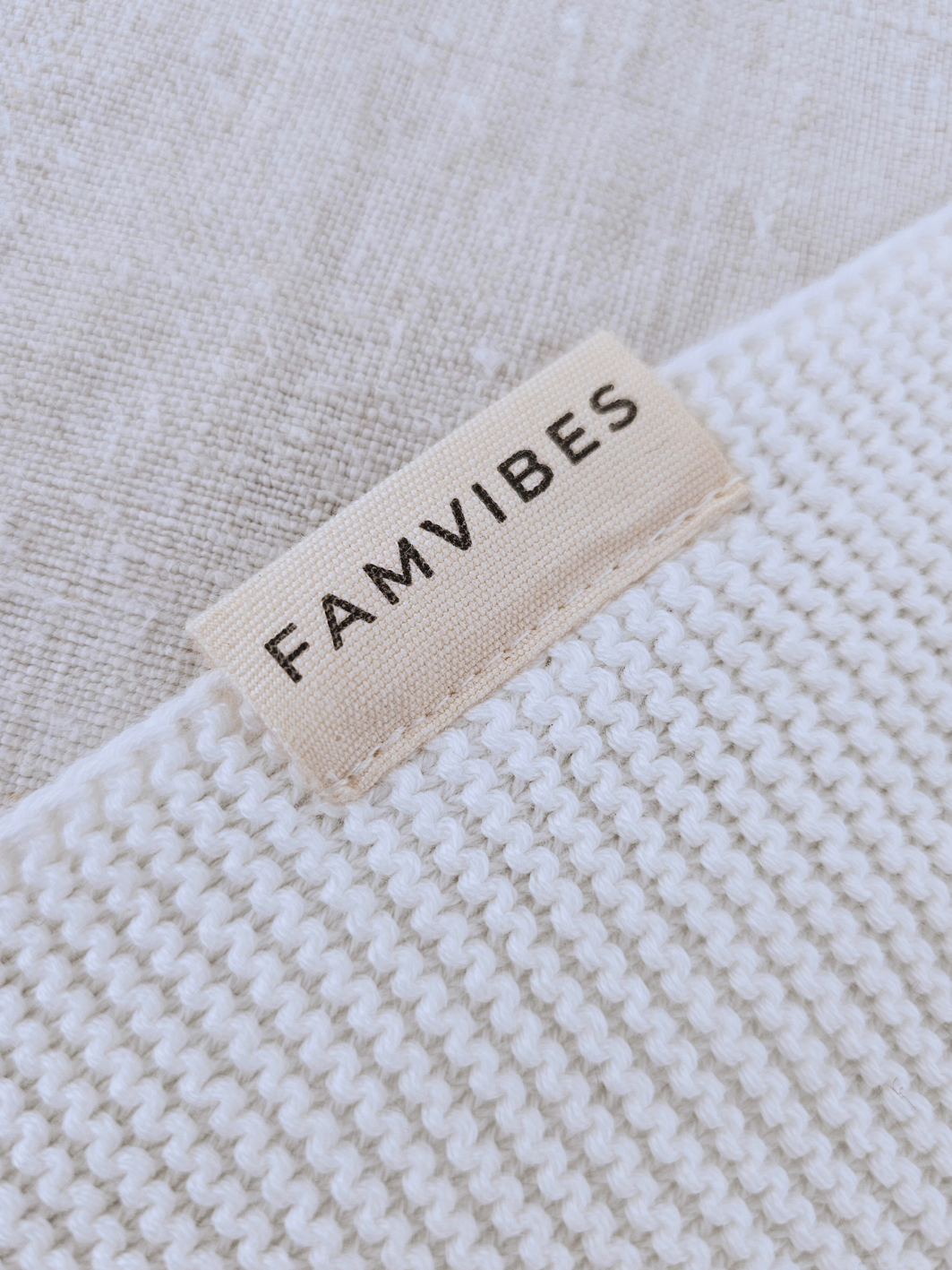 Strickdecke TINY - milk - FAMVIBES