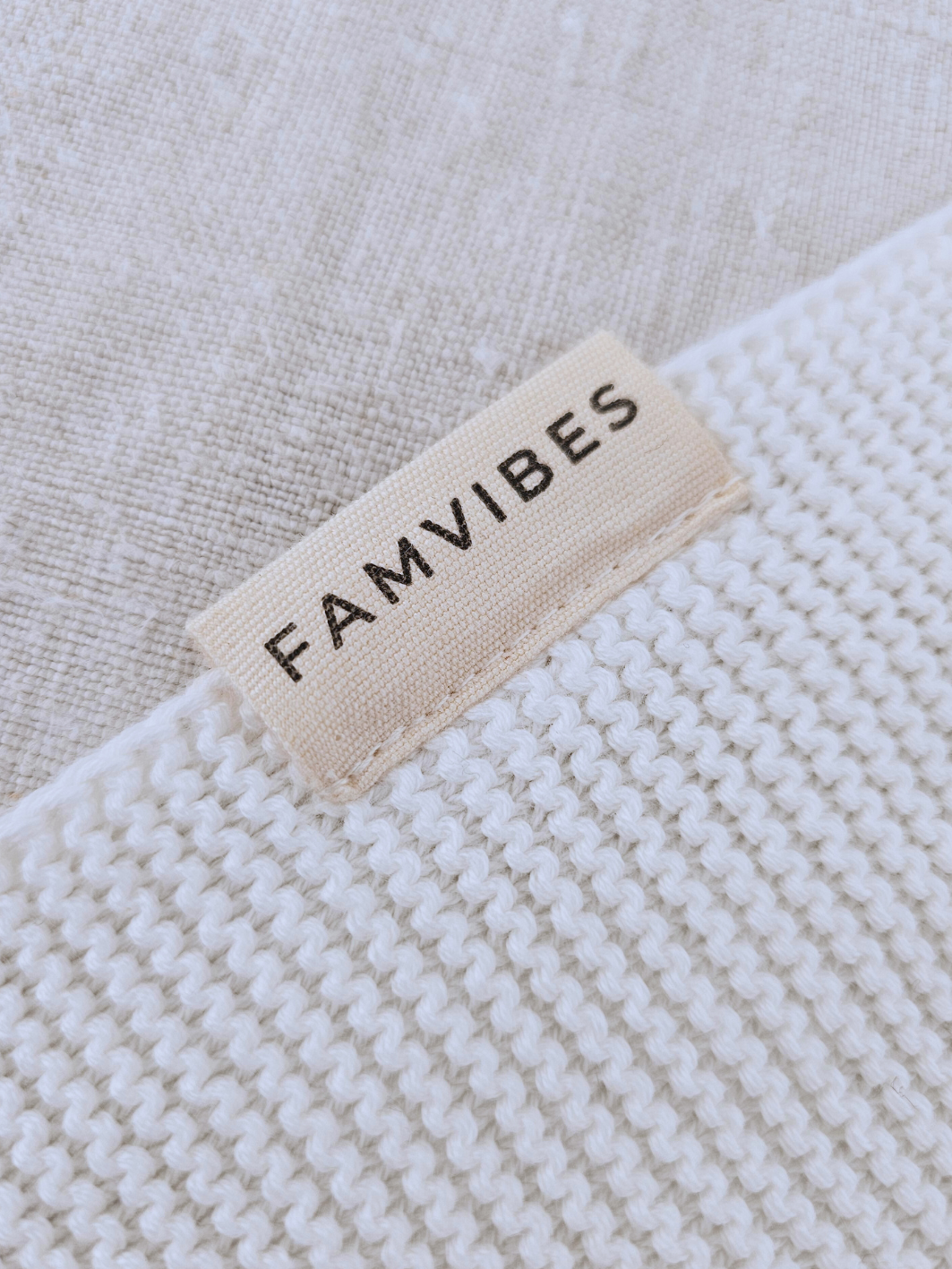 Strickdecke TINY - milk - FAMVIBES 