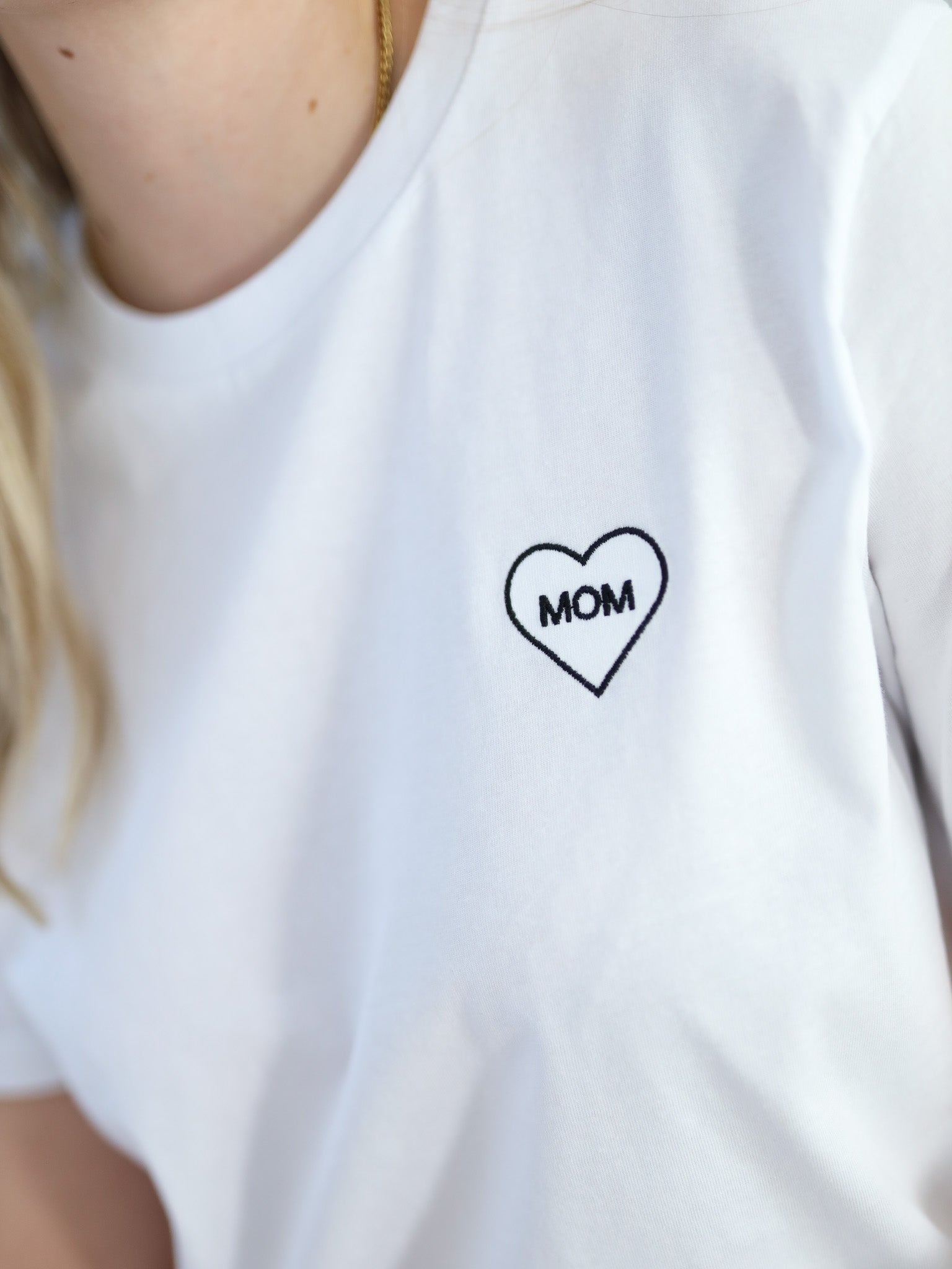MOM Heart Shirt weiß/schwarz - FAMVIBES