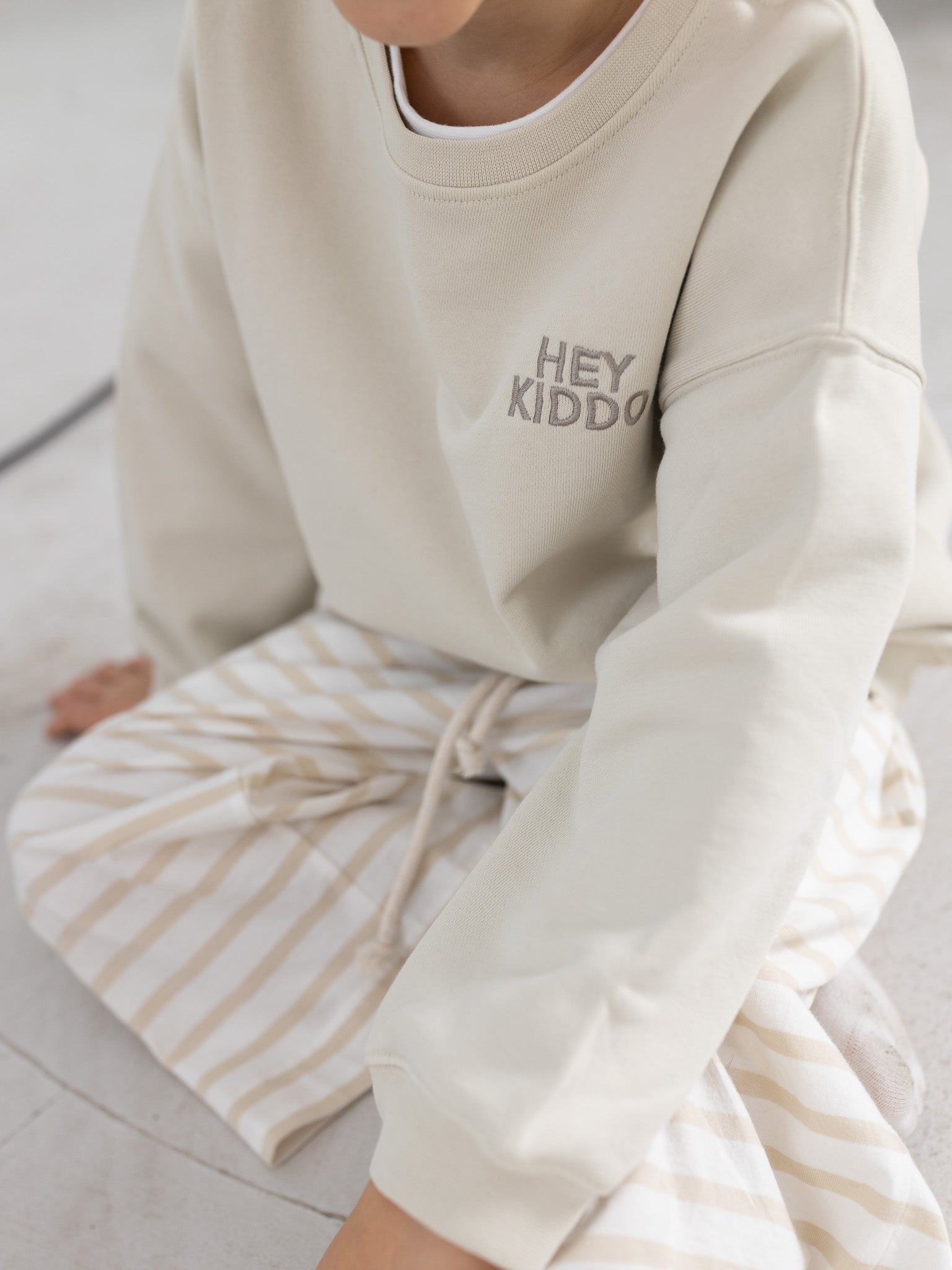 HEY KIDDO Sweatshirt - beige/ taupe - FAMVIBES