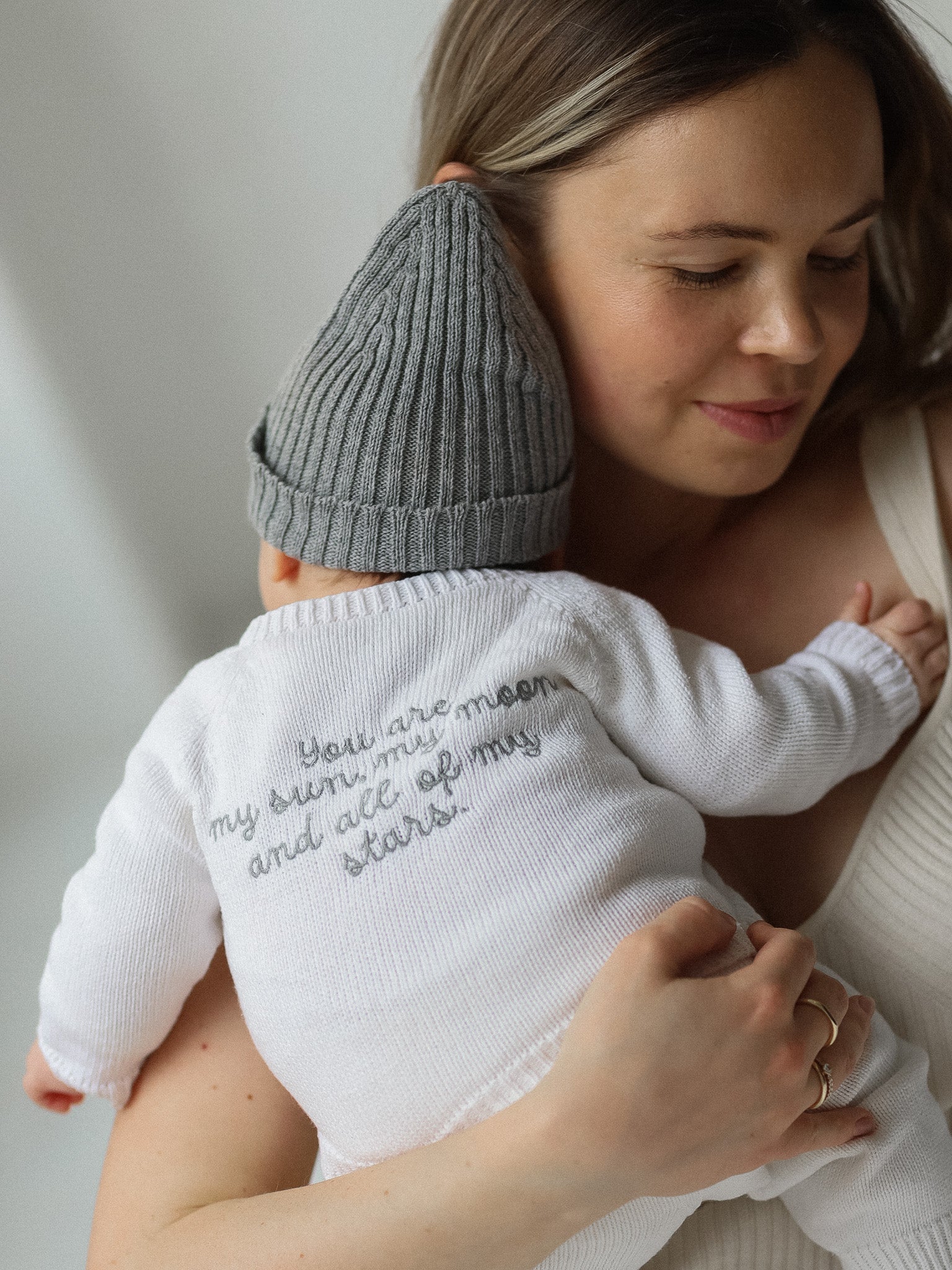 Strickmütze TINY - grey - FAMVIBES