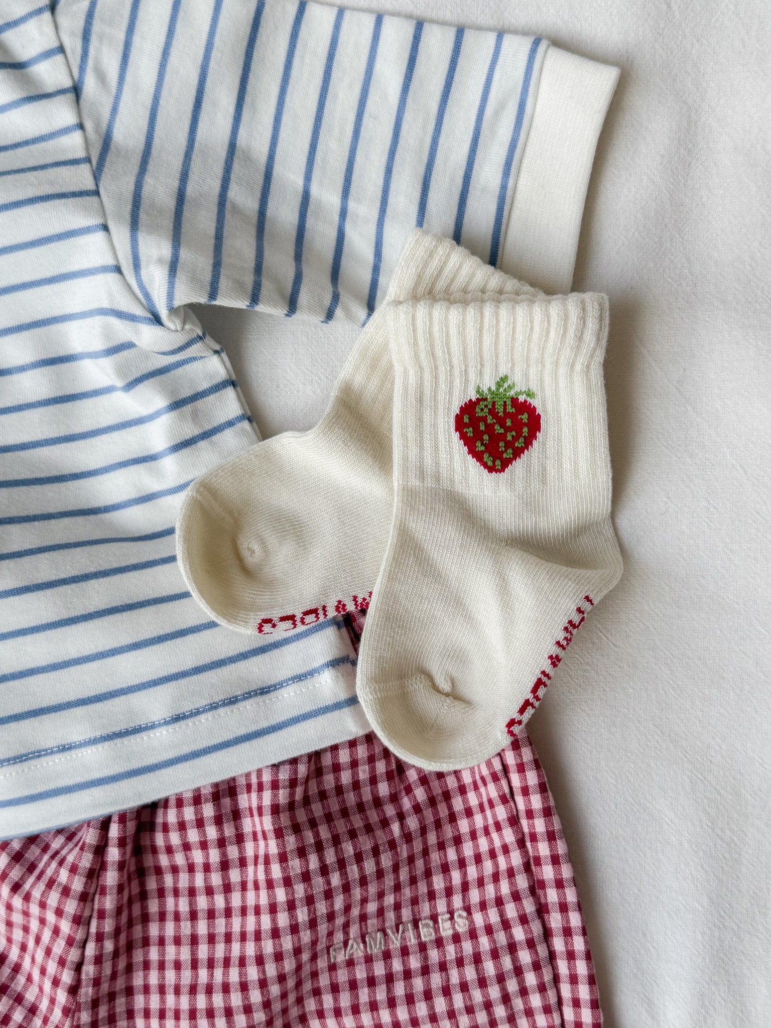 Strawberry Socken - milk - FAMVIBES