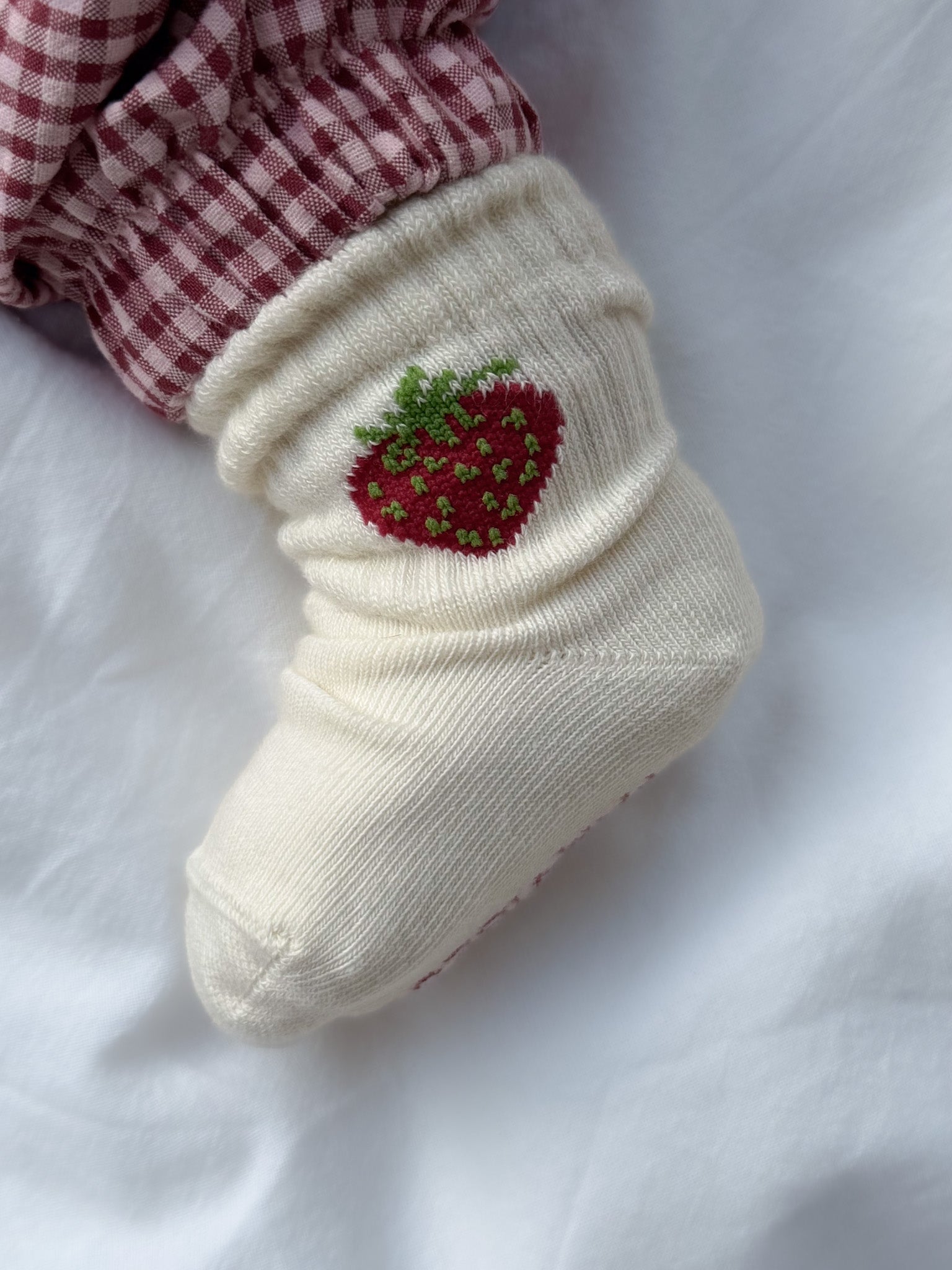 Strawberry Socken - milk - FAMVIBES