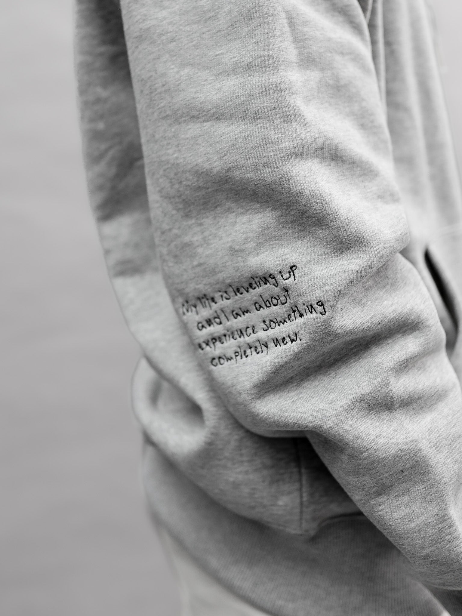 Scribbled MOM Hoodie - FAMVIBES 