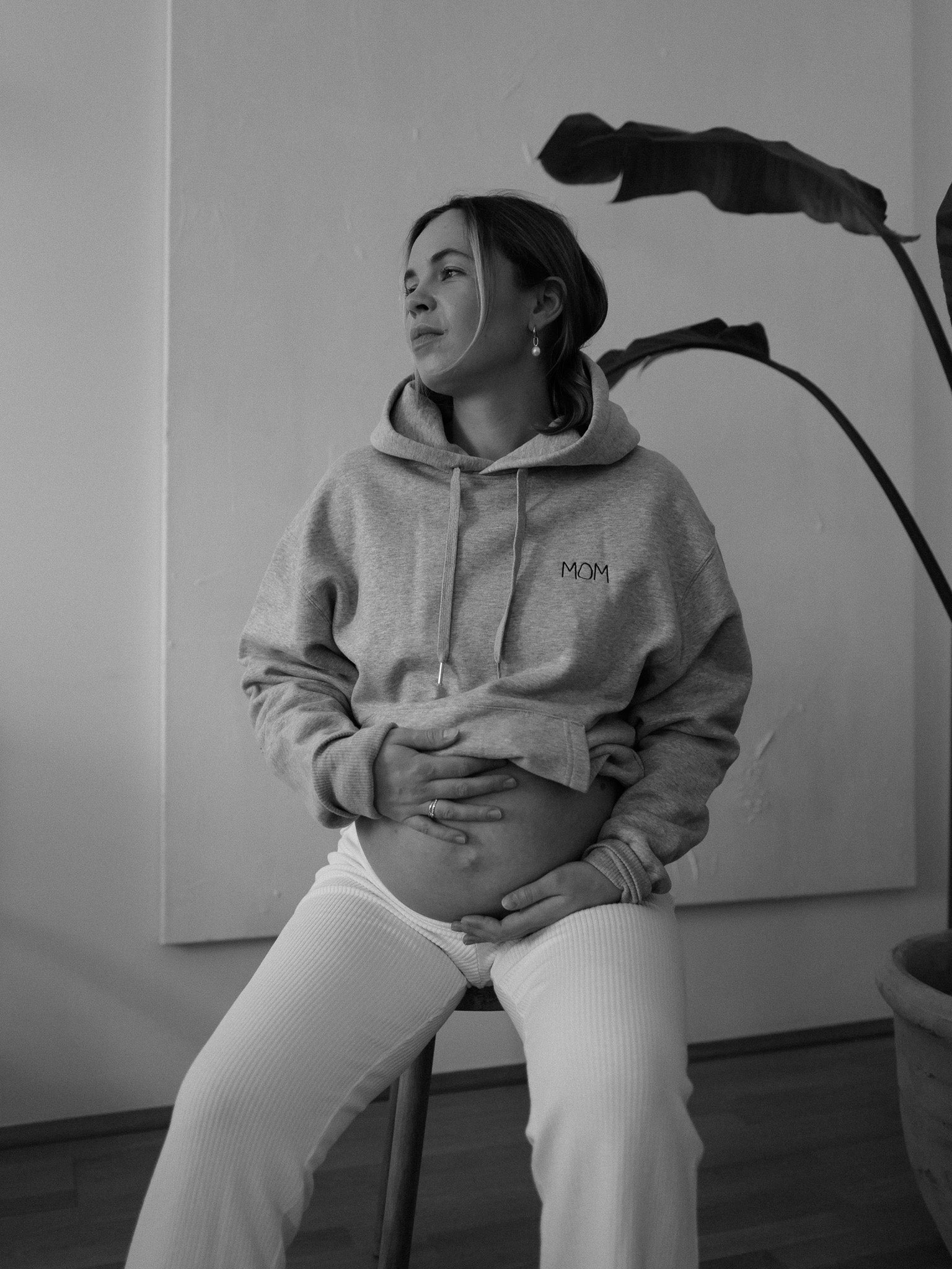 Scribbled MOM Hoodie - FAMVIBES