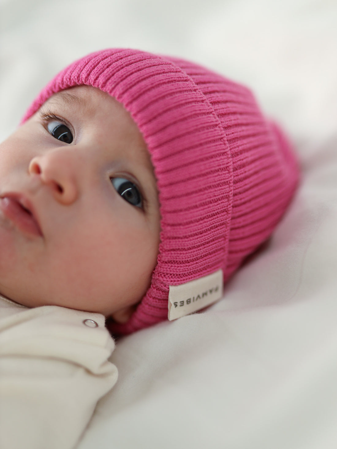 Beanie SNUGGLY BABY - HAPPY PINK